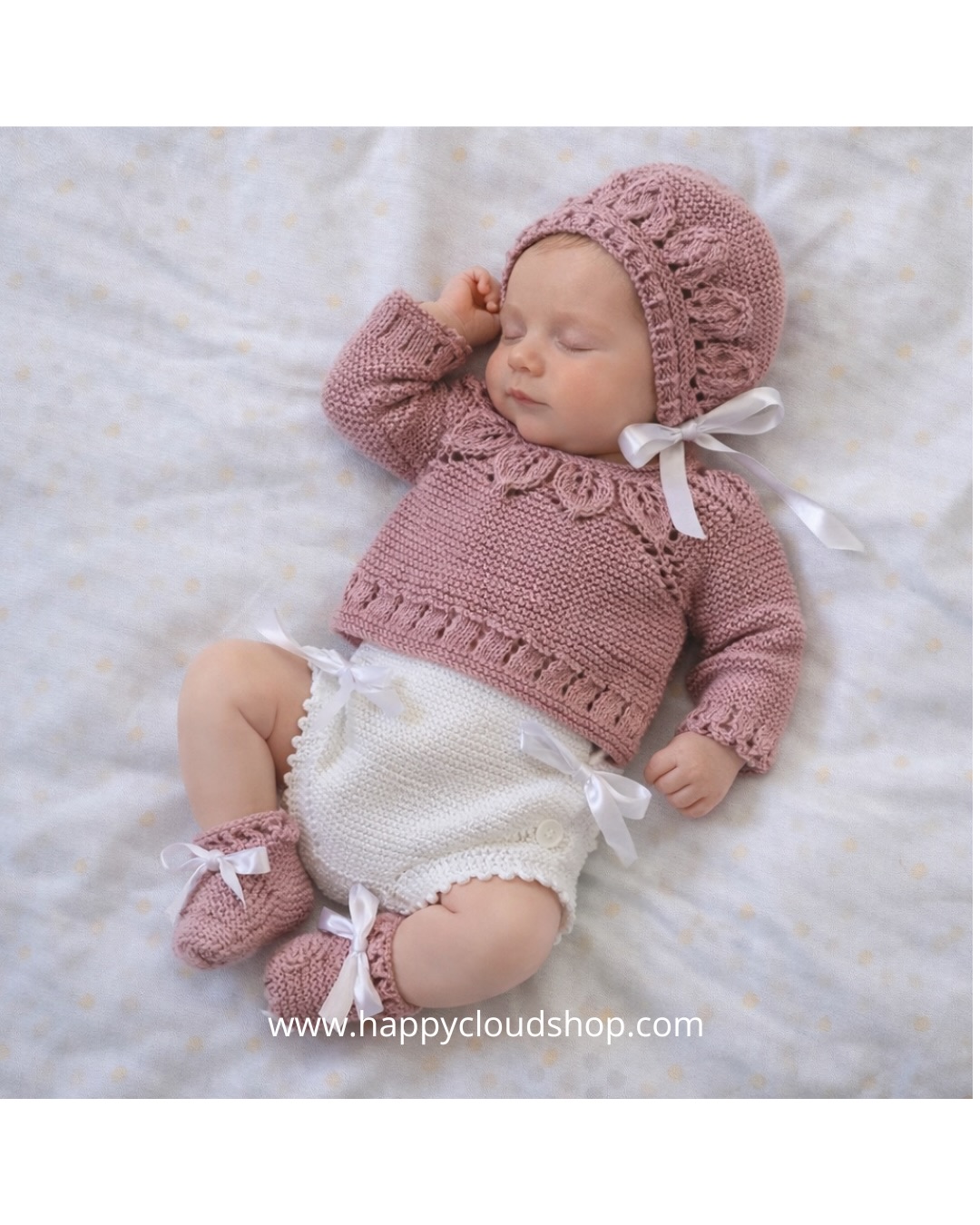 NEWBORN COLLECTION ☁️
La primera colección de bebé de Happy Cloud ya está disponible.
Diseños artesanales, atemporales y diferentes a lo que encuentras en otras tiendas.
Tejidos en algodón 100% egipcio certificado OEKO-TEX.
Son unidades únicas.
Cuando se agotan, no vuelven.
Y además estos conjuntos tienen un precio especial de lanzamiento.
Si buscas un conjunto para recién nacido bonito, especial y a buen precio… este es el momento.
Disponible online y en tienda física.
Envío a toda España.